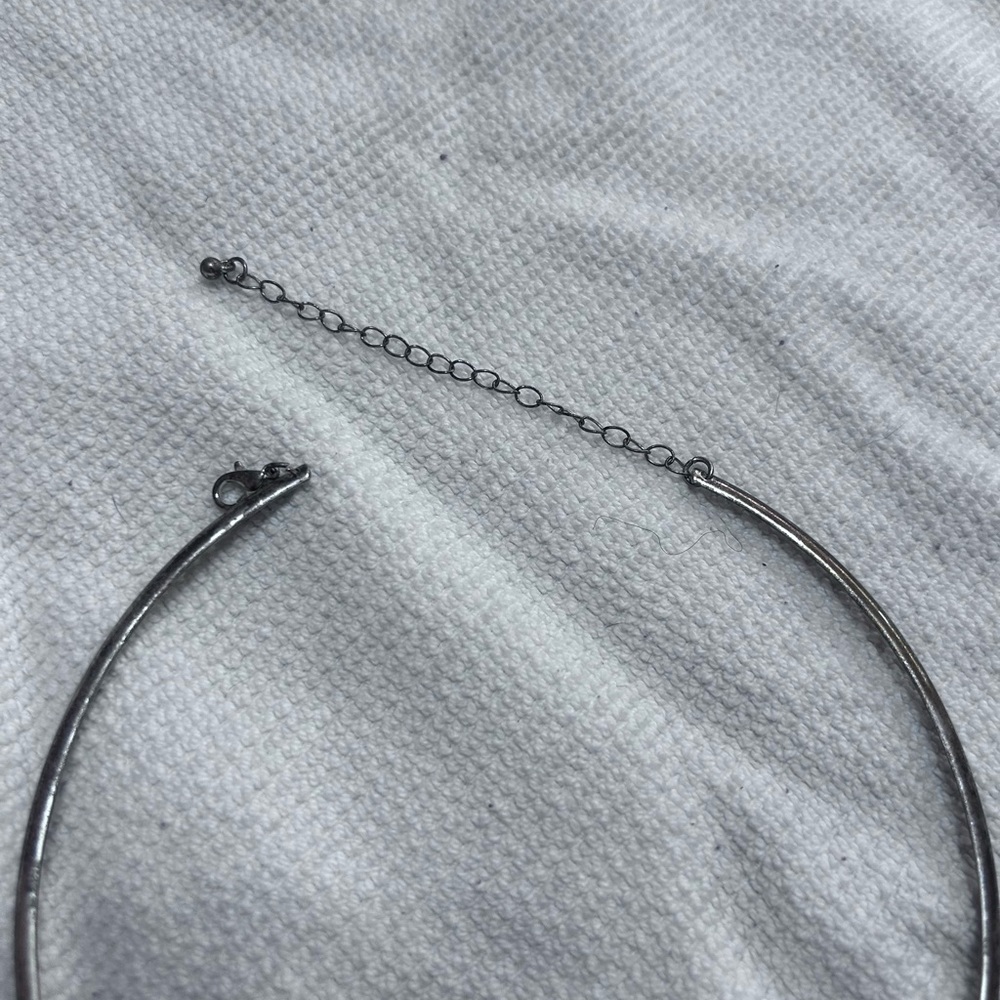 Silver Heart-Shaped Rhinestone necklace - Picture 4 of 5